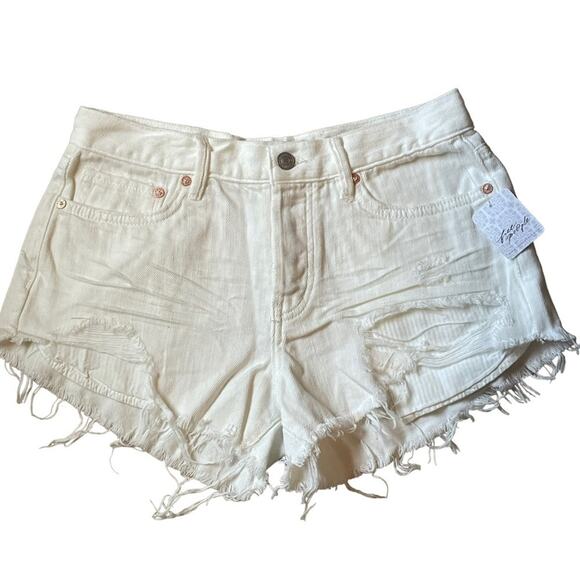 We the Free White Distressed Button Fly White Jean Shorts Size 26 NWT - Picture 1 of 7